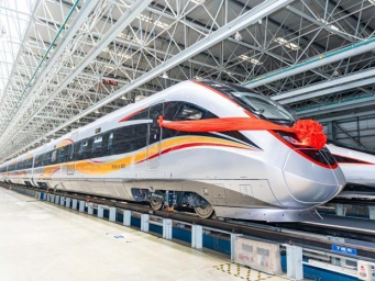 中国最新型智能城际动车组在长春下线