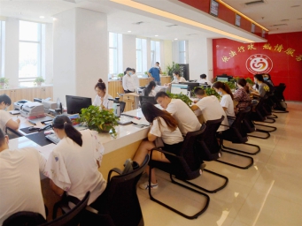 多地七夕结婚登记预约火爆，苏超一赛区可领证结婚